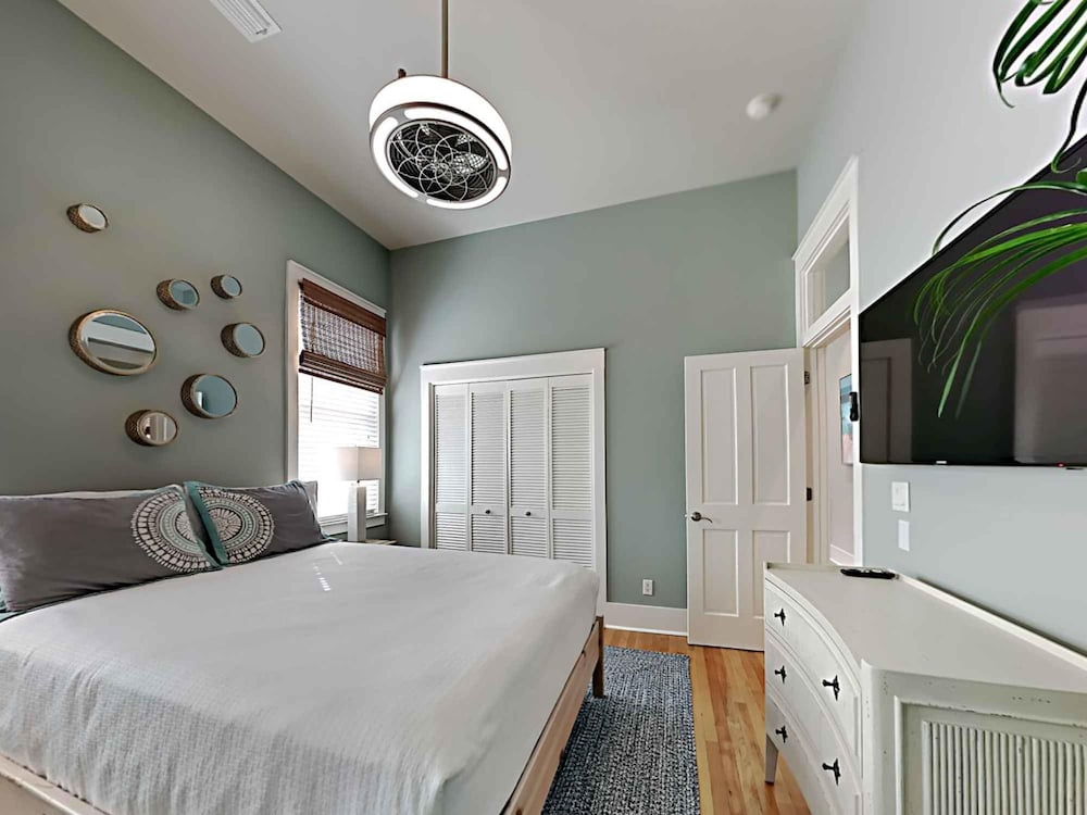 A Garden Cottage by Southern Vacation Rentals view 2