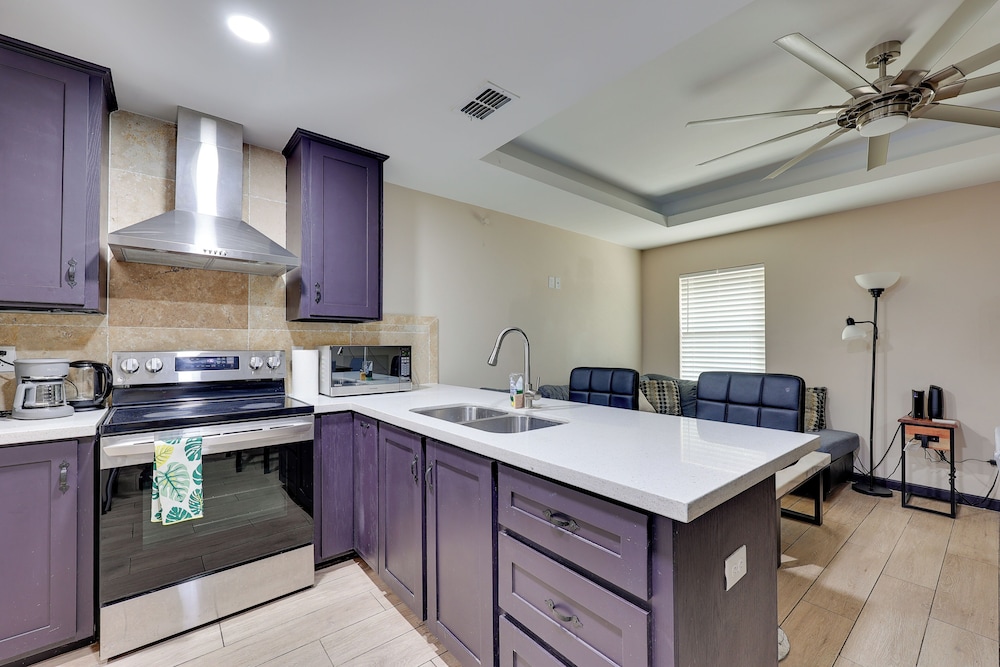 1 Mi to Airport: Mcallen Home w/ Patio!