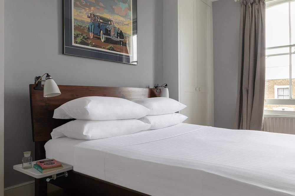 Englefield Road by Onefinestay