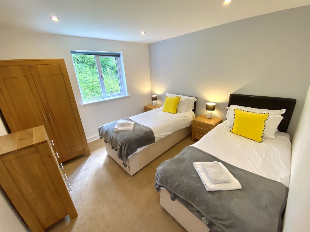 Trewhiddle Cottage 42 view 5
