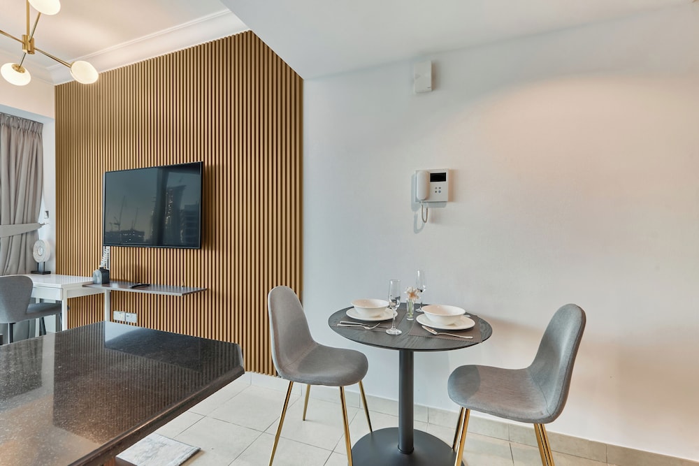 bnbme | 8 Boulevard Walk | Studio