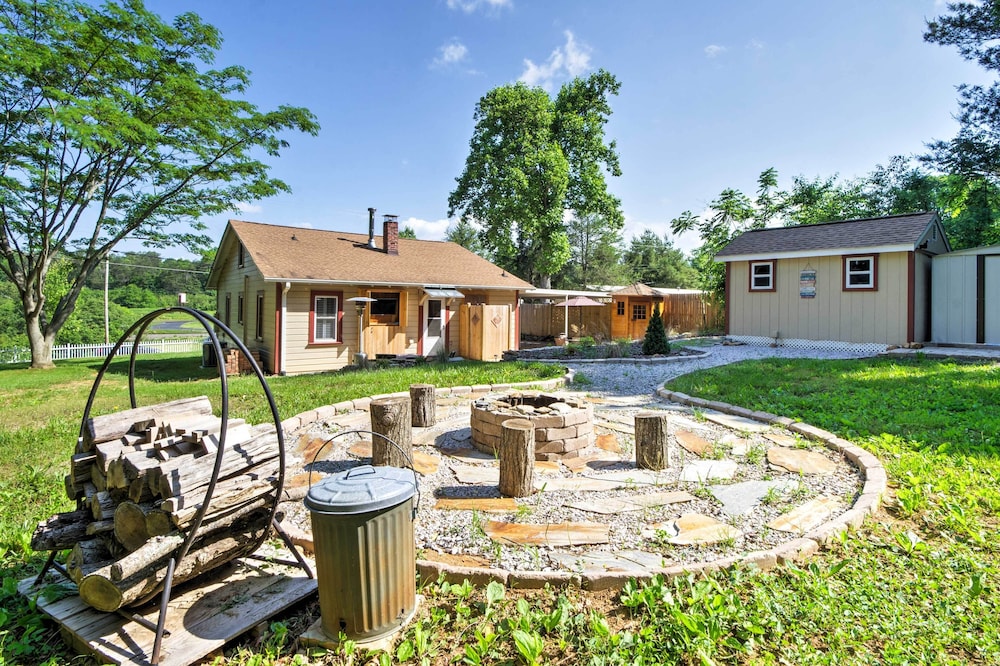 Lovely Cottage w/ Sauna & Fire Pit Near Asheville!