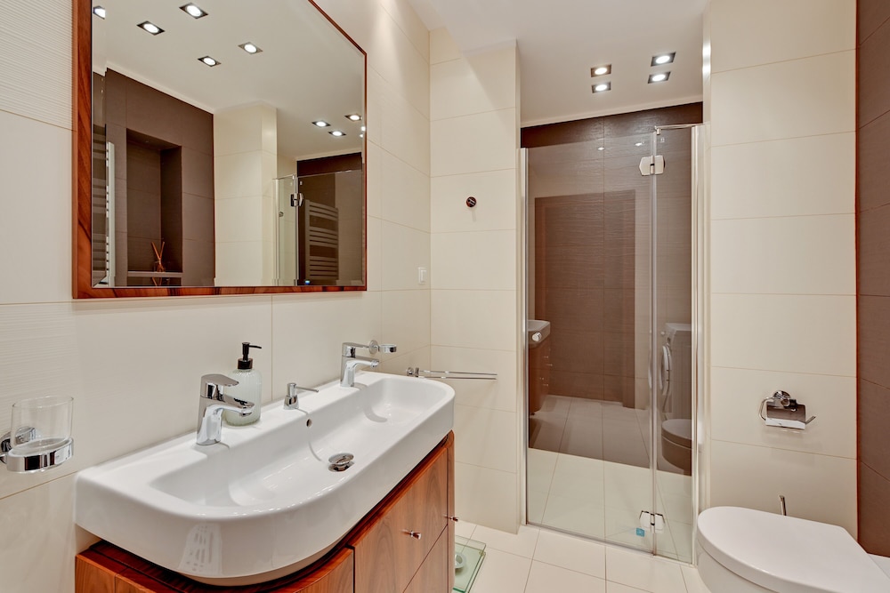 Grand Apartments