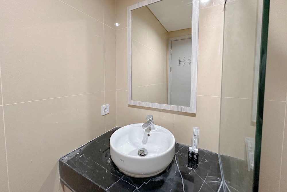 Modern Suite 1Br At Grand Sungkono Lagoon Apartment