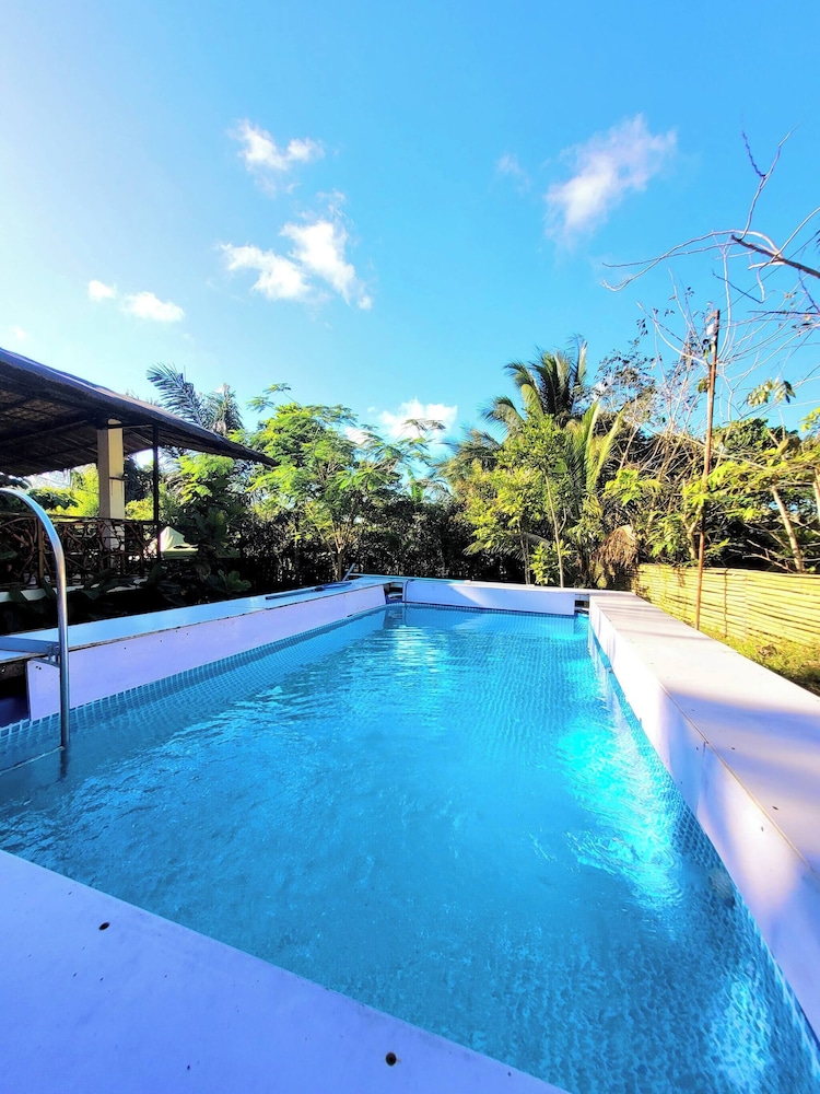 Modern Bahay Kubo Near Tagaytay - Casita Anahaw