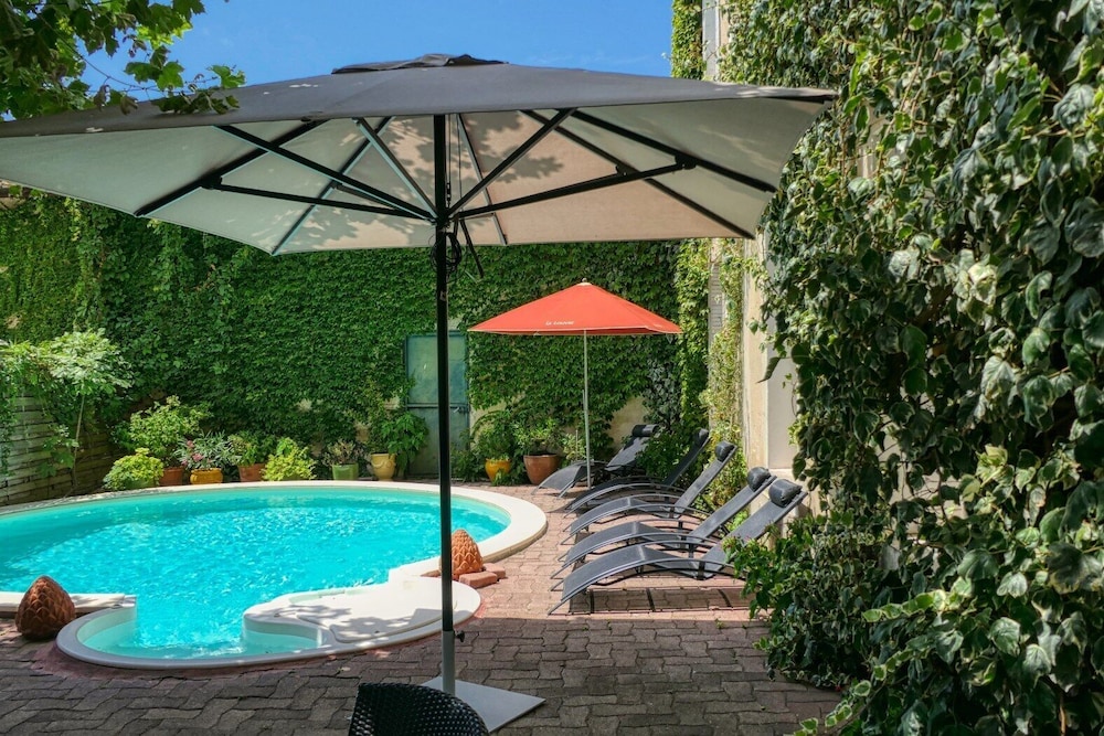 Orange Vacations - Cit'Hotel le Louvre - Property Image 12