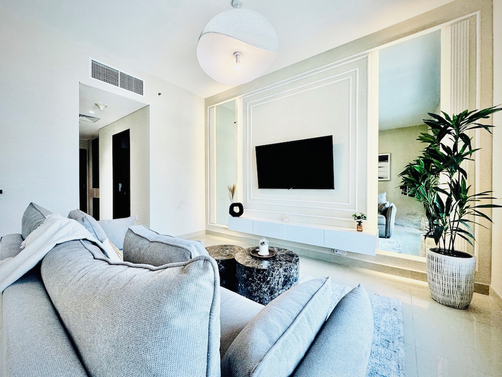 Venduras Sleek 1BR Near Burj Khalifa