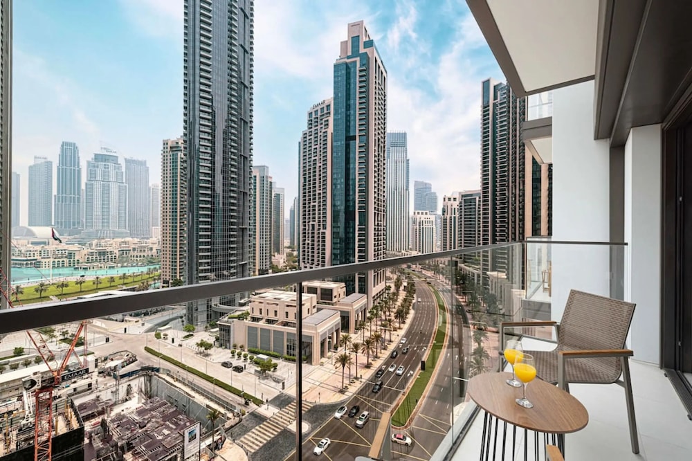 Burj Crown Lux Apartment by Dubai Mall