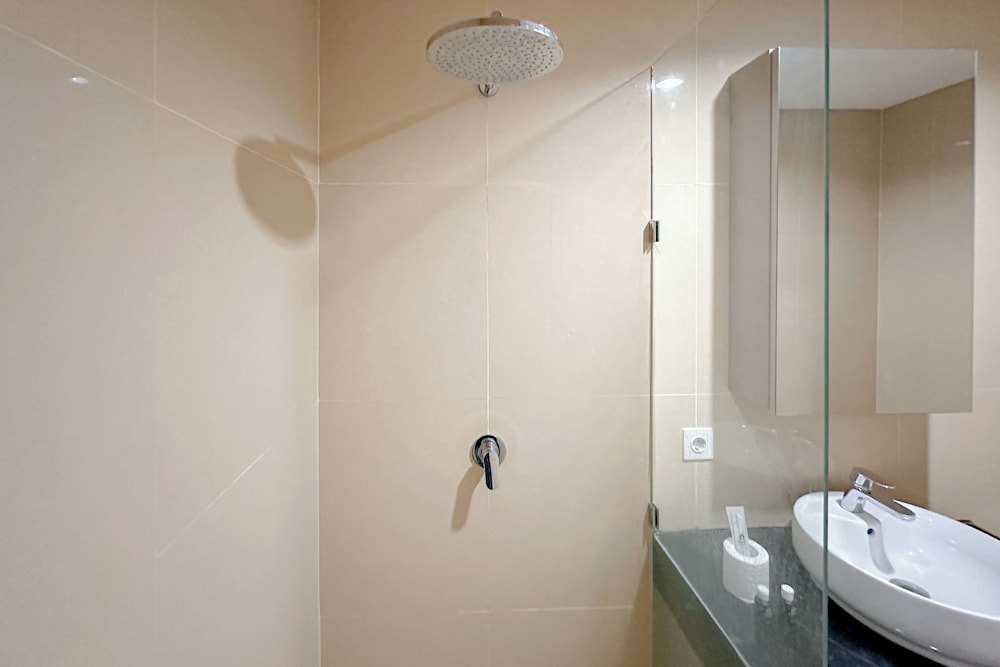 New Contemporary 2Br At Grand Sungkono Lagoon Apartment