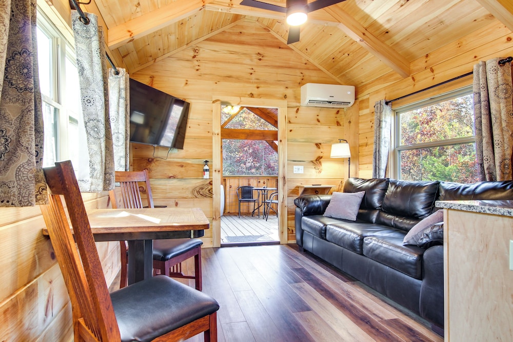 'feelin Feisty:' Blue Ridge Mtns Couple's Cabin