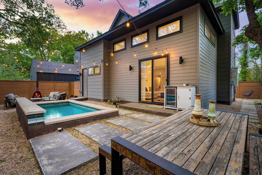 Private Pool, Firepit, Patio Steps to East Austin Dining, Music, Art, Murals