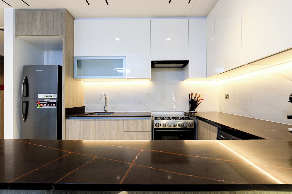 Stylish Stu in Medore Modern Amenities