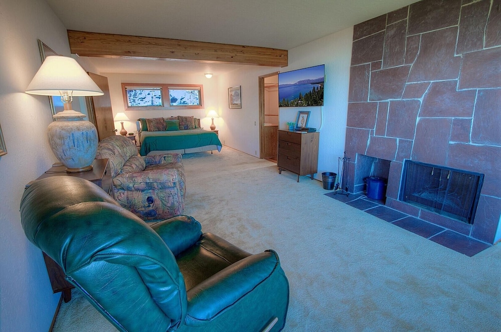Lake View Glen 4 Bedroom Home by RedAwning - Property Image 31