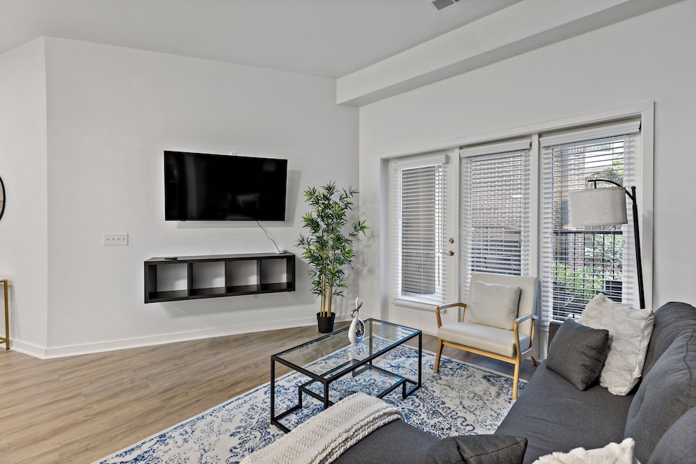 ROVE LIVING/KB - Midtown205
