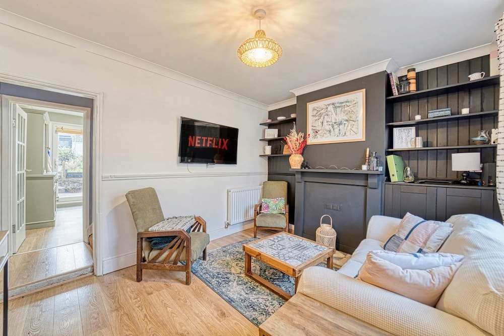 Host Stay Loughborough Road House