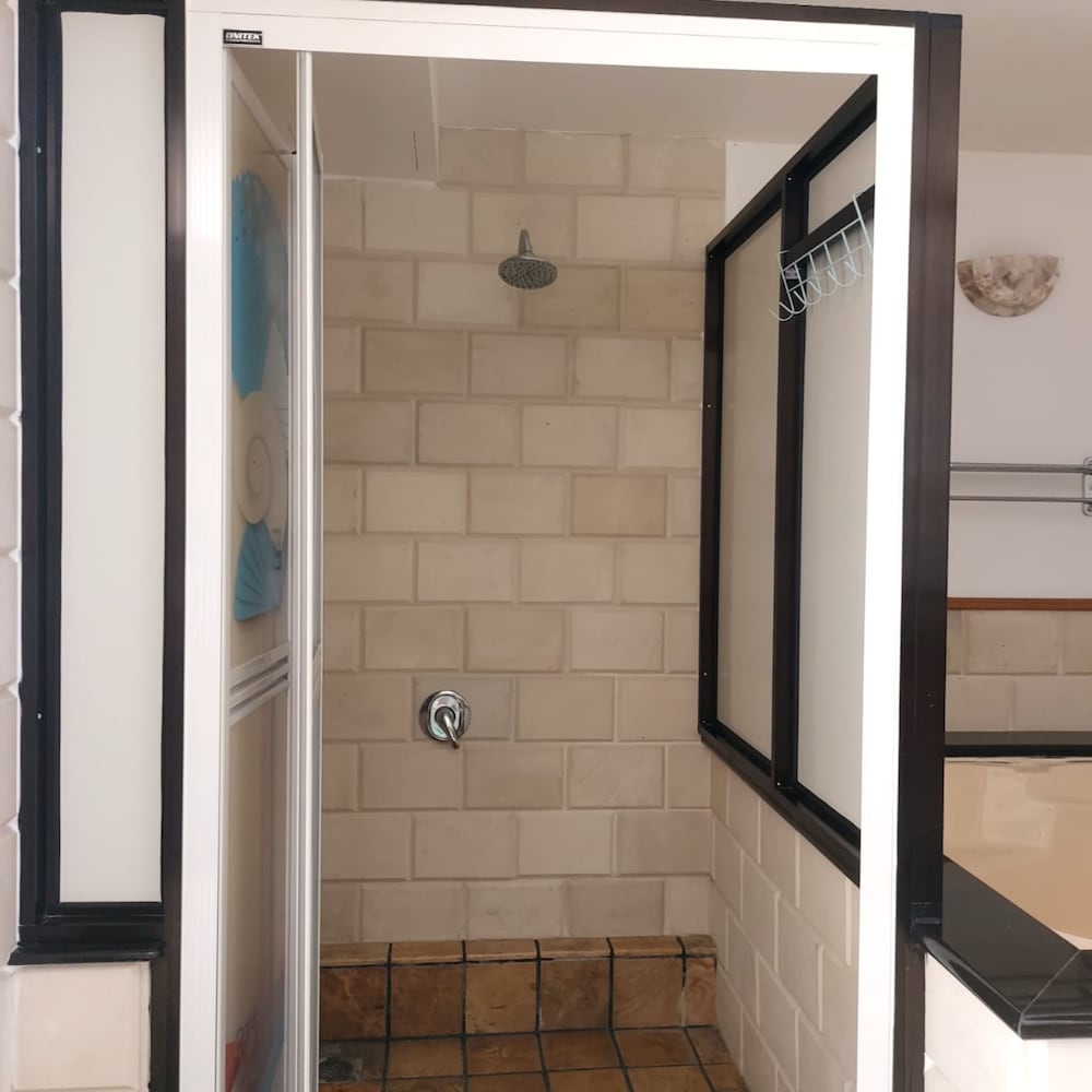 Deluxe Lower Water Chalet Private Unit