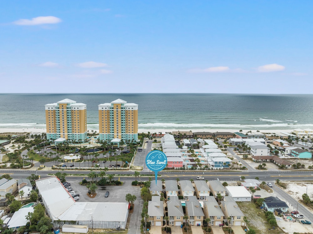 Escape to Sand Dollar Holler: Coastal Retreat, 3 Beds, 2.5 Baths, Sleeps 10!