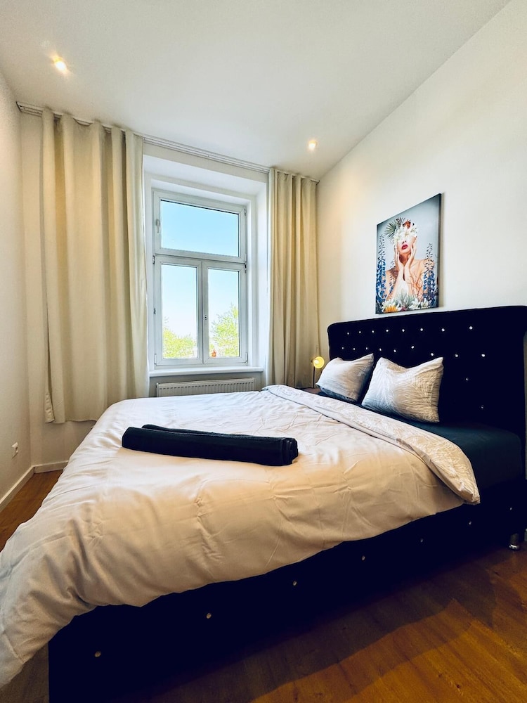 Cozy 3BR Apt Near Kaufpark Alterlaa