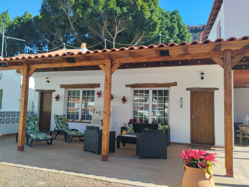 La Casita Fataga Sleeps 4 With Garden
