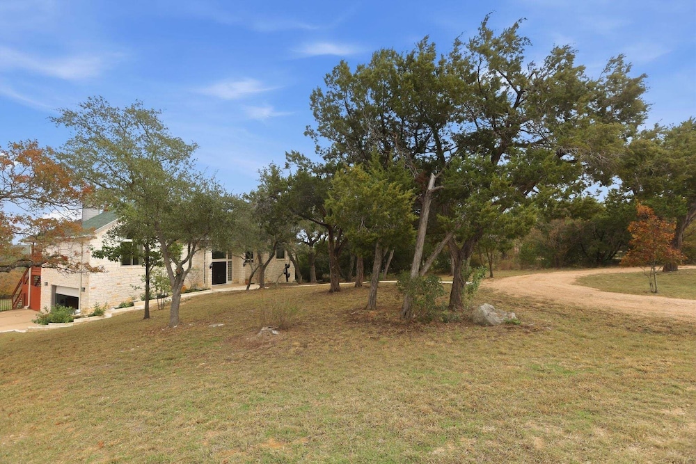 4br Leander Retreat With Hot Tub & Views 4 Bedroom Home