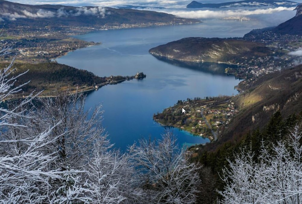 Auberge de Jeunesse HI Annecy view 3