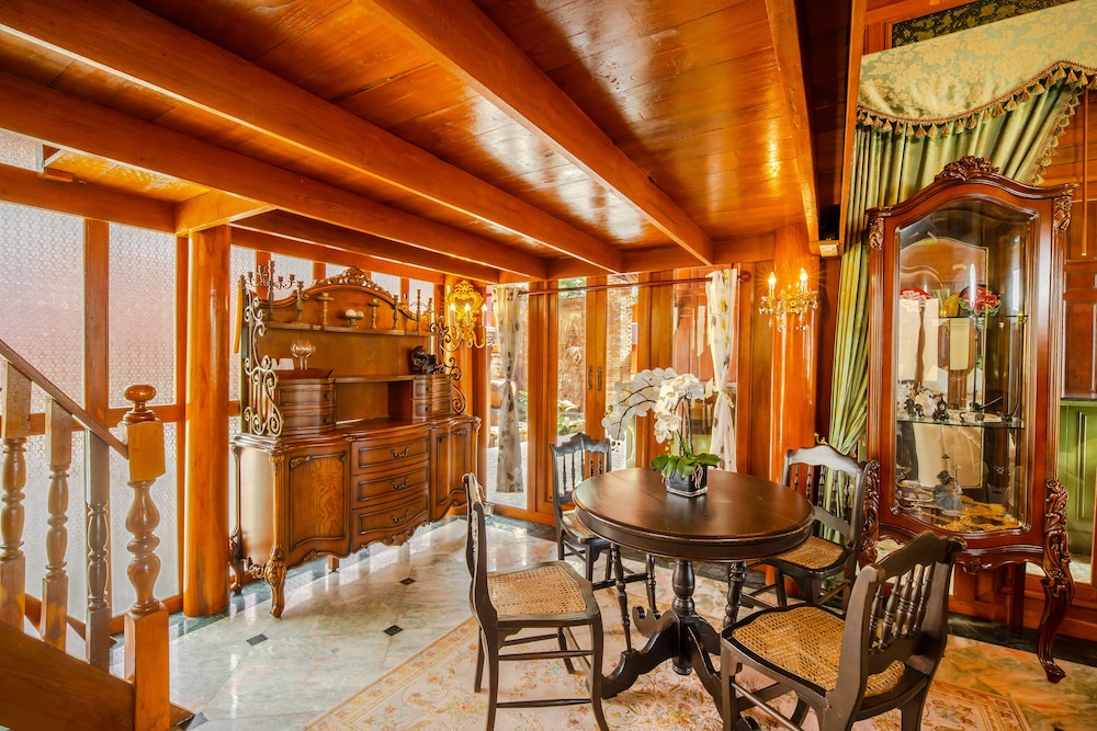 Royal Thai Villas Phuket