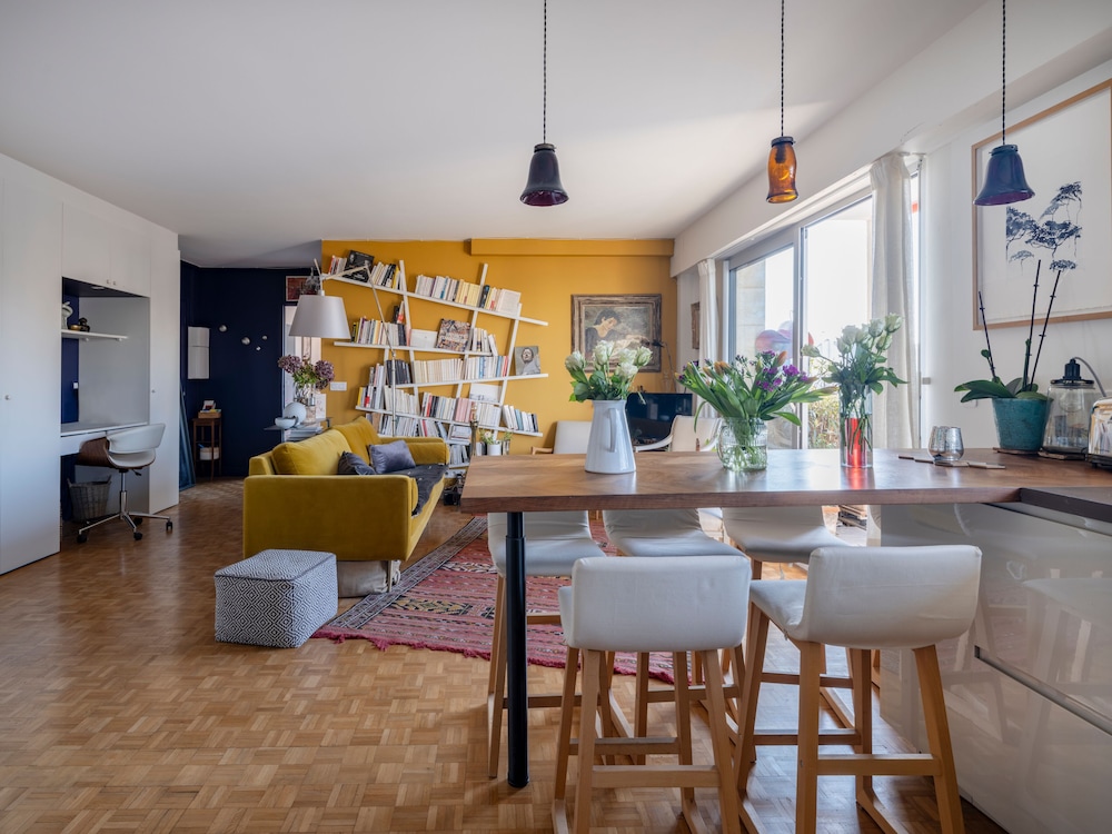 Eiffel Tower Design Residence