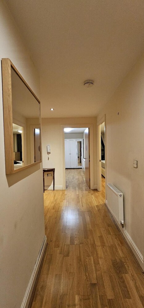 Modern & Lovely 2 Bed in London
