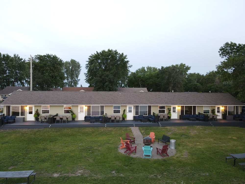 Rizzy's on the Lake - Property Image 26