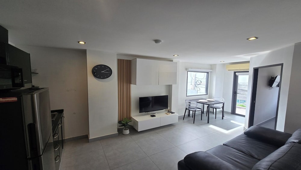 Island Escape 1BR T1-206