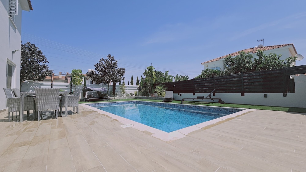 131 VOR - Stay M L Villa