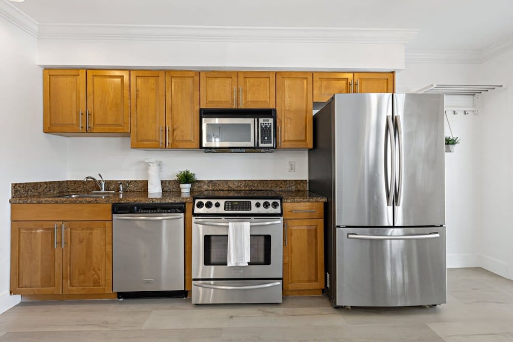 Las Olas Blvd Exclusive Apt With Waterview