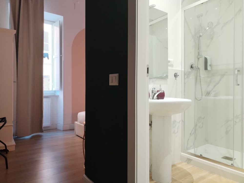 Enotri Guest House