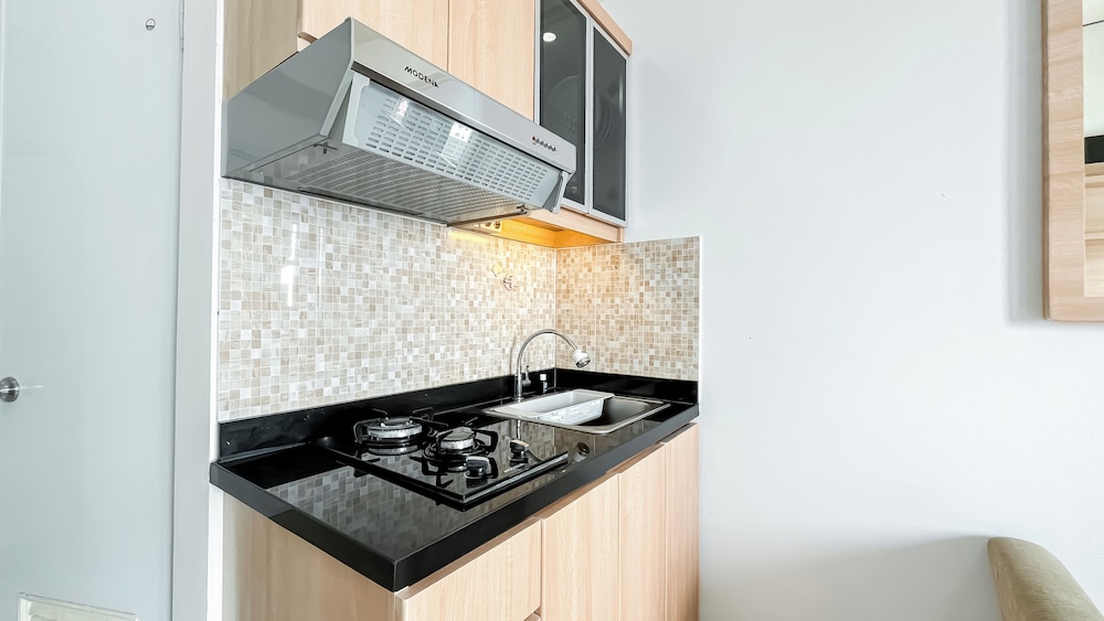 Restful And Homey 2Br At Green Pramuka City Apartment