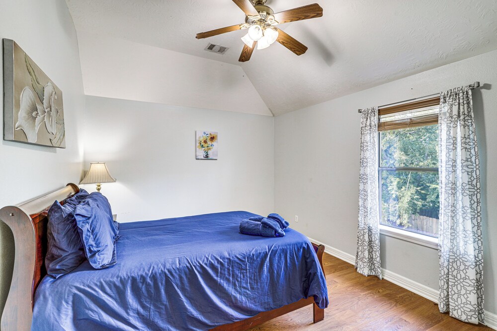 Elegant Houston Home w/ Gazebo & Game Room! view 3