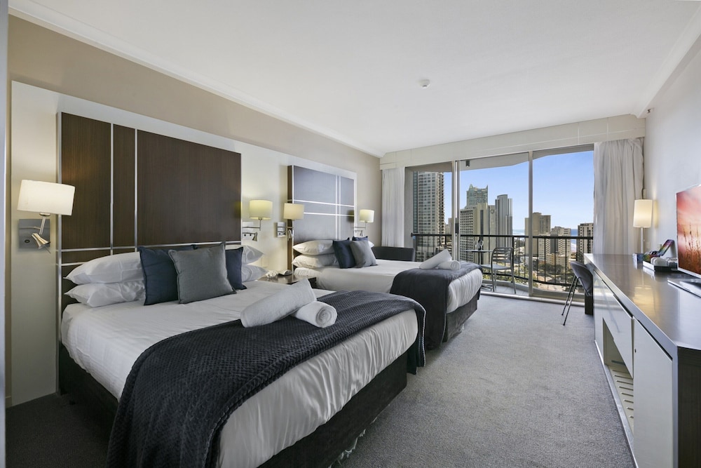 Ocean View 2-bed Studio In the Heart of Surfers