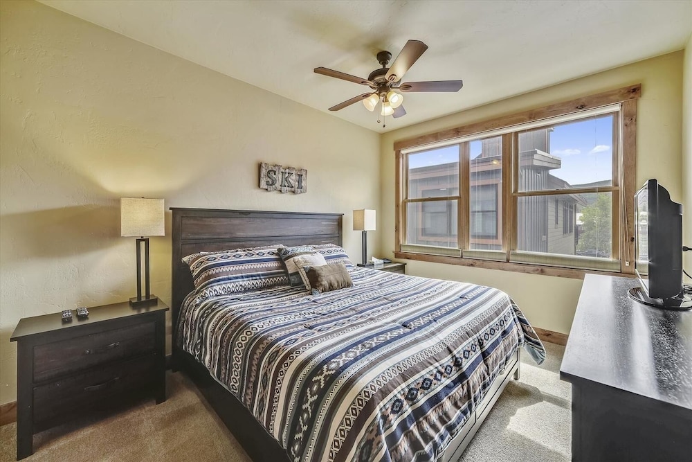 S Off Main #4 2 Bedroom Condo by RedAwning