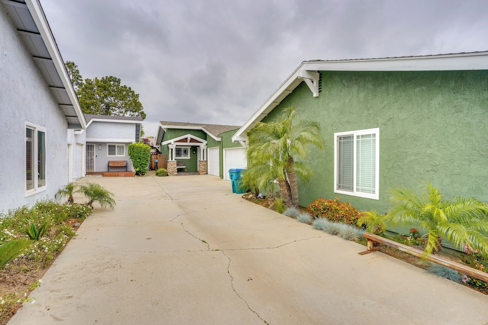 Lovely Tustin Home w/ Outdoor Kitchen: 3 Mi to Zoo view 4