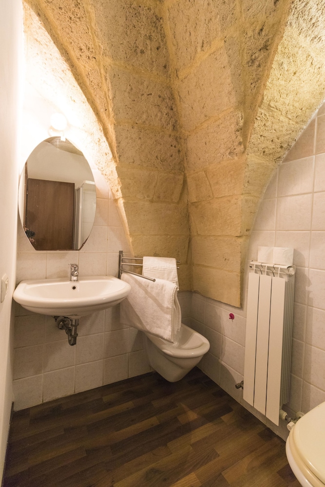 B&B Tarantola