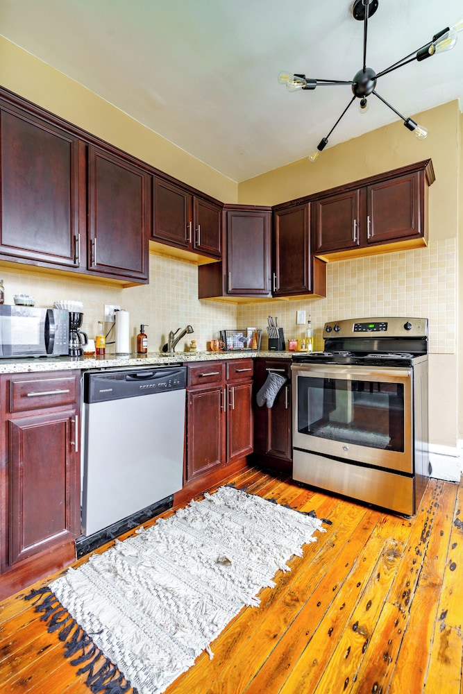 The Parkside by Jungle House – Short North Boutique Suites