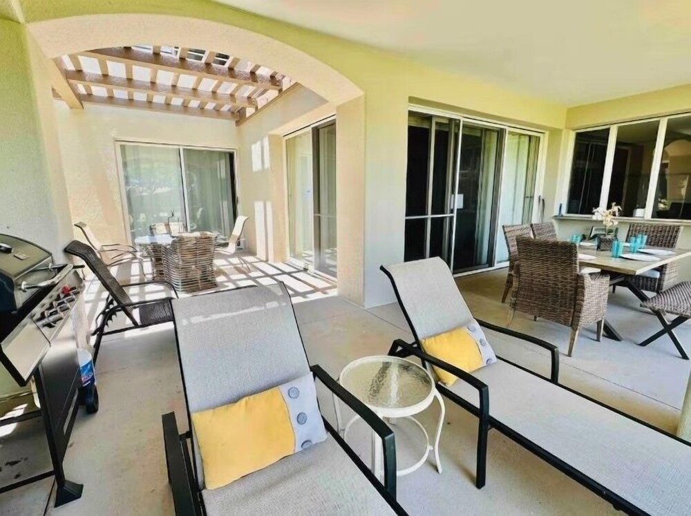 Palms 501 2 Bedroom Condo