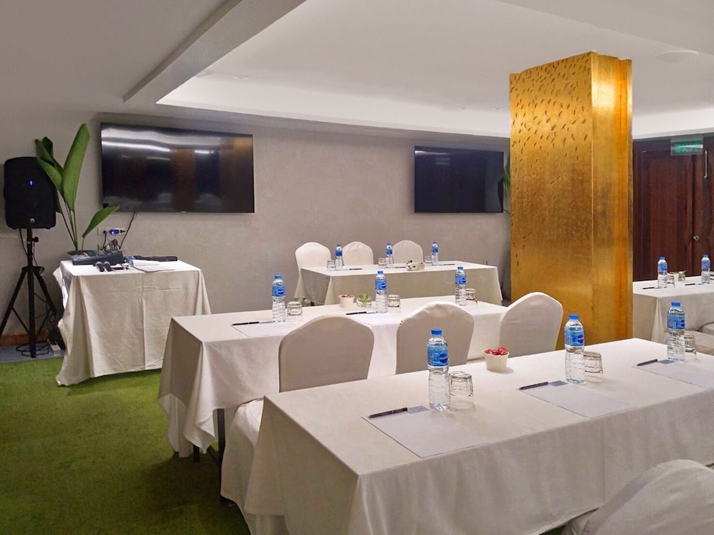 meeting & event spaces
