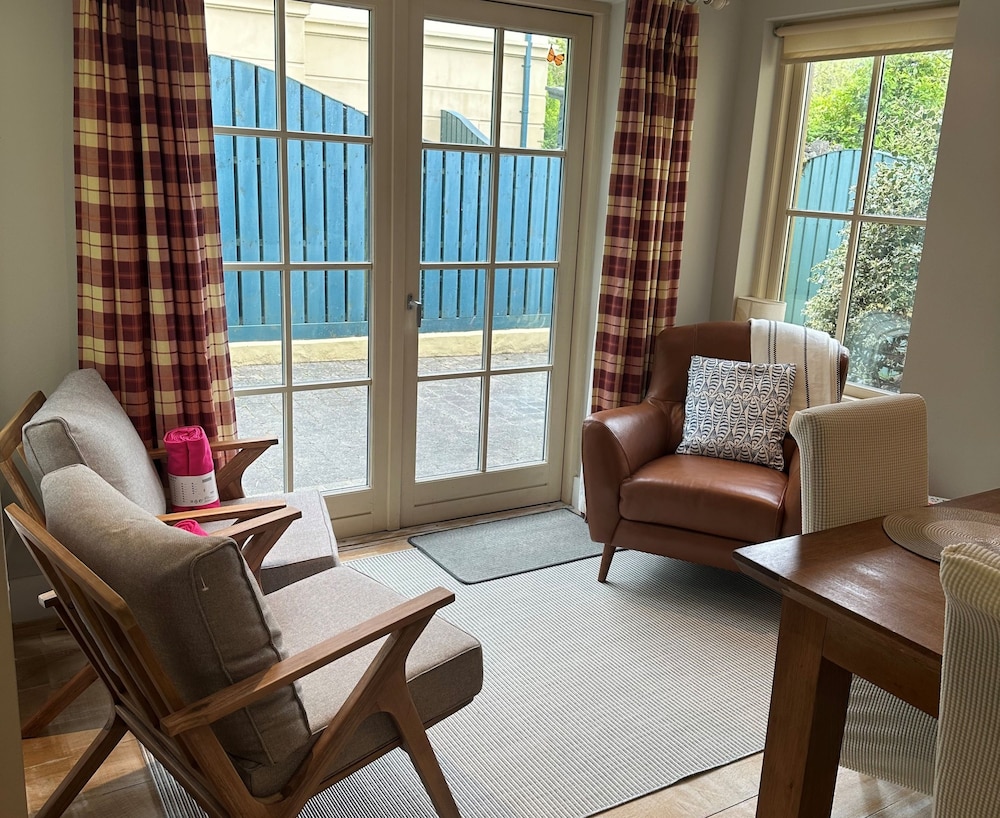 7 Oakwood Manor Kenmare
