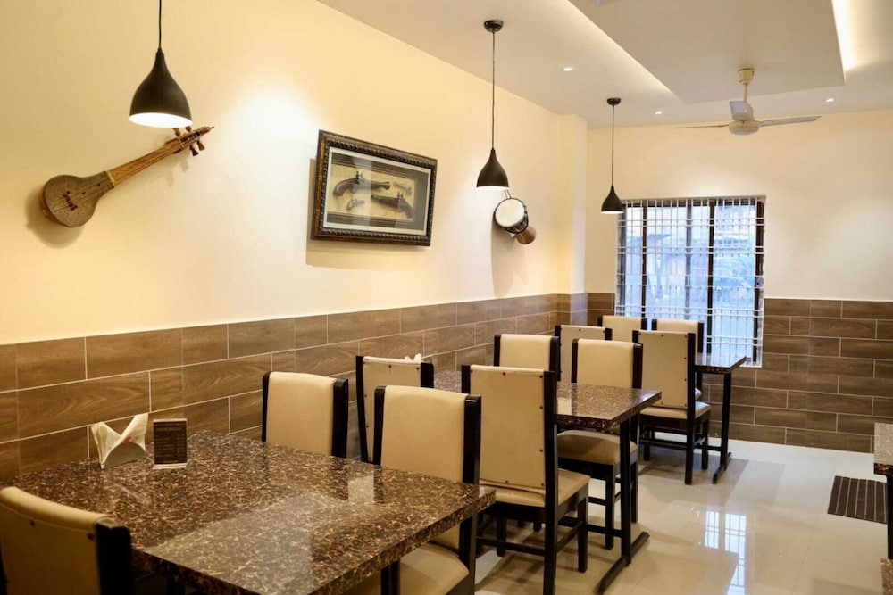 Regal Guest House by ROH