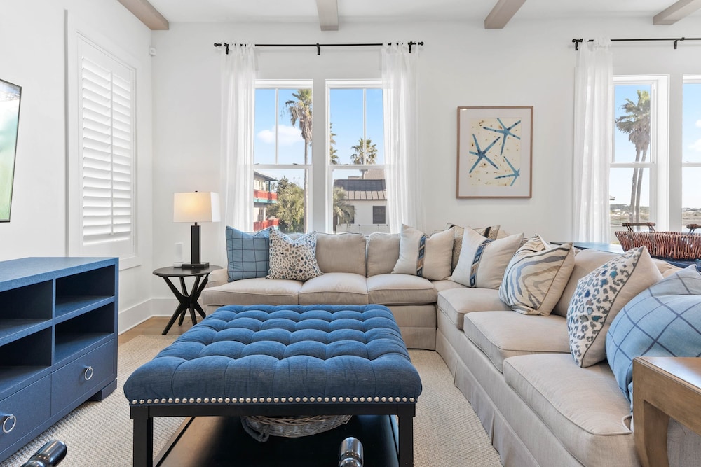 Grayt Digs by Avantstay Next to Beach Oceanview