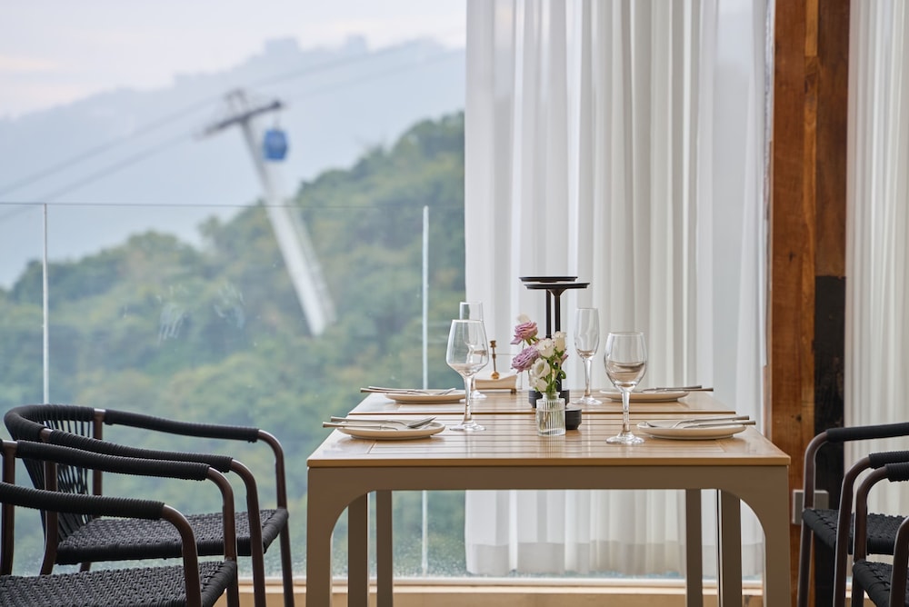 Miyue Shenzhen Tianlu Secret Wild Wizard Holiday Hotel
