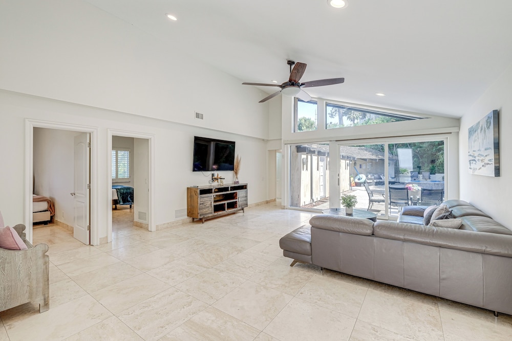 Pool & Coastline Views: Luxe La Jolla Home