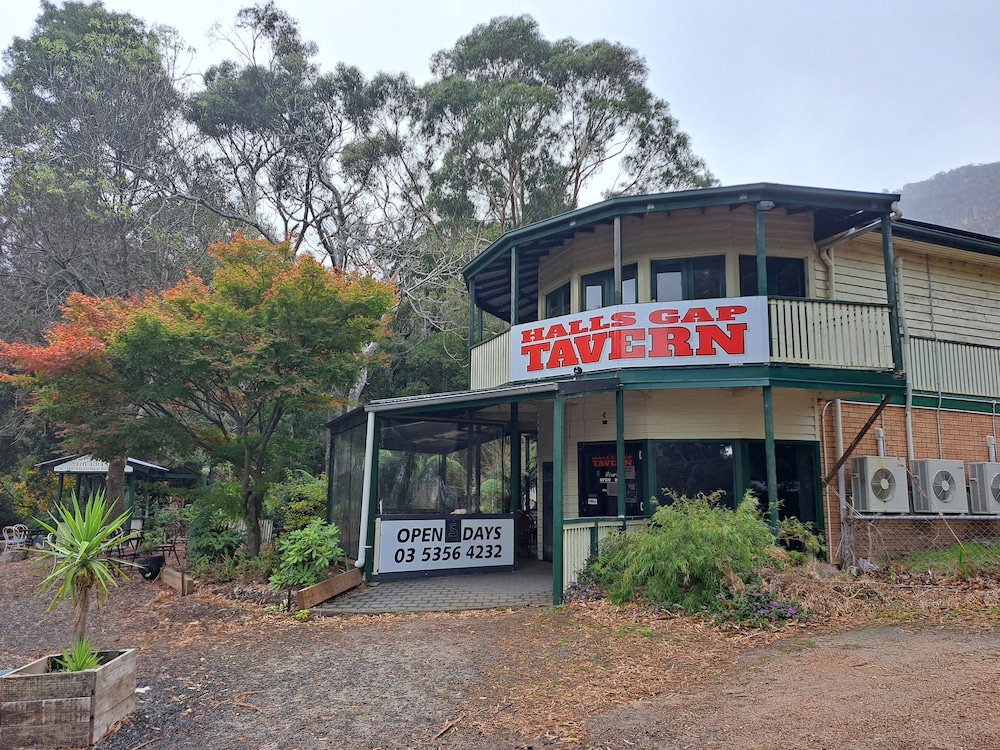 Halls Gap Tavern