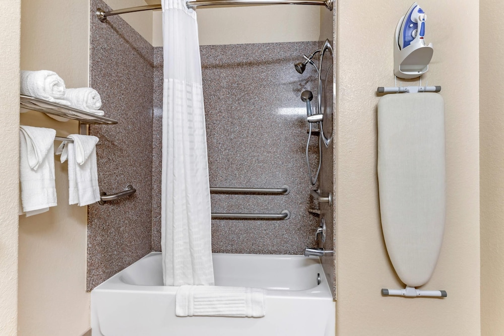 Comfort Inn & Suites Navasota view 4