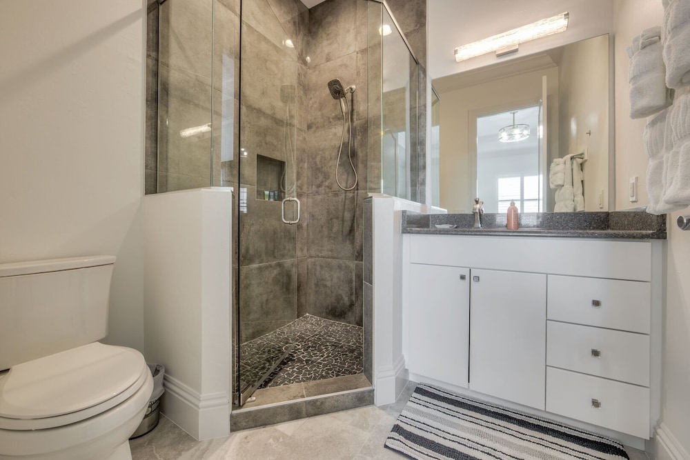 3552/3554 Big Kahuna Oasis: 10br, Pools & Beach Access 10 Bedroom Home